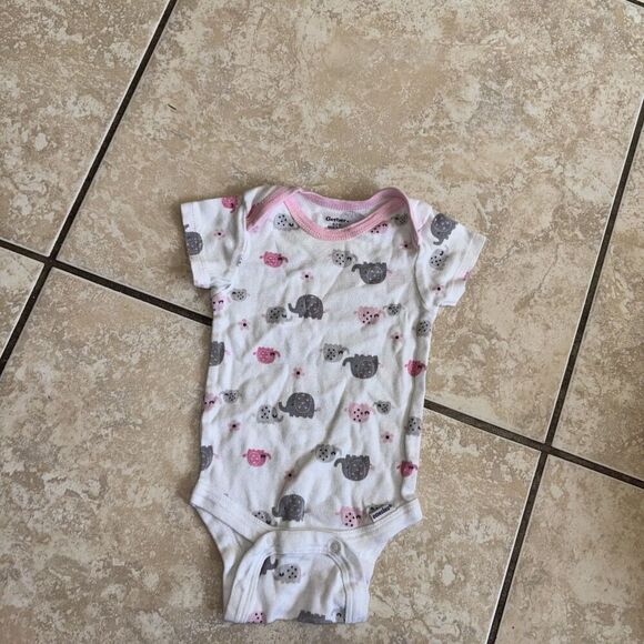 461. Gerber onesie size 0-3 months - Picture 1 of 2